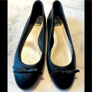 CHRISTIAN DIOR REFINED & ALWAYS CLASSY BLACK ROUND TOE FLATS…